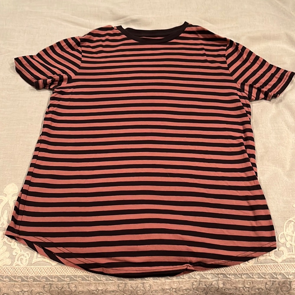 Mens large Urban Pipeline striped shirt!